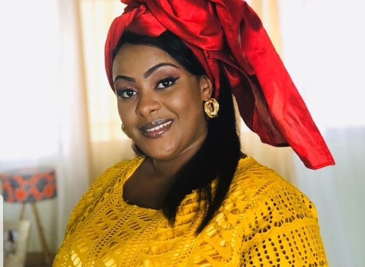 (11 Photos) L'actrice Adja enflamme la toile avec ses différentes "Sagnsés" sénégalaises