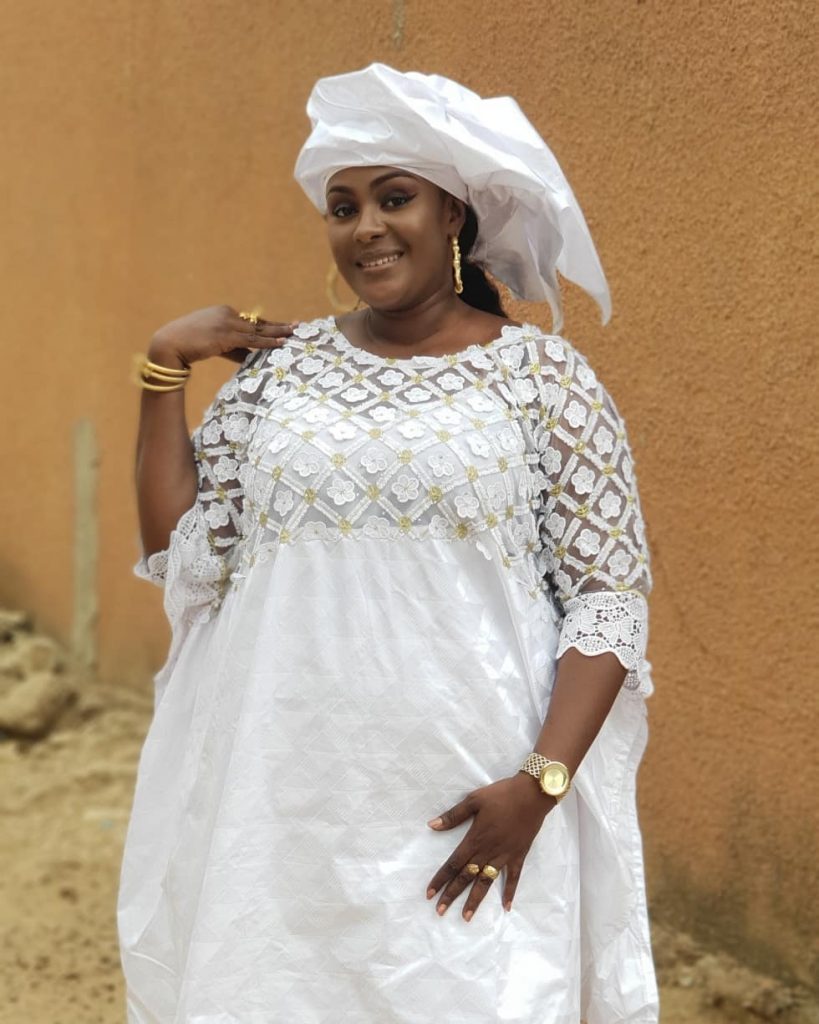 (11 Photos) L'actrice Adja enflamme la toile avec ses différentes "Sagnsés" sénégalaises