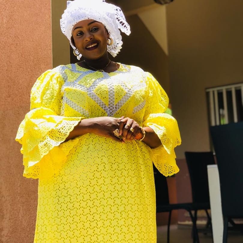 (11 Photos) L'actrice Adja enflamme la toile avec ses différentes "Sagnsés" sénégalaises