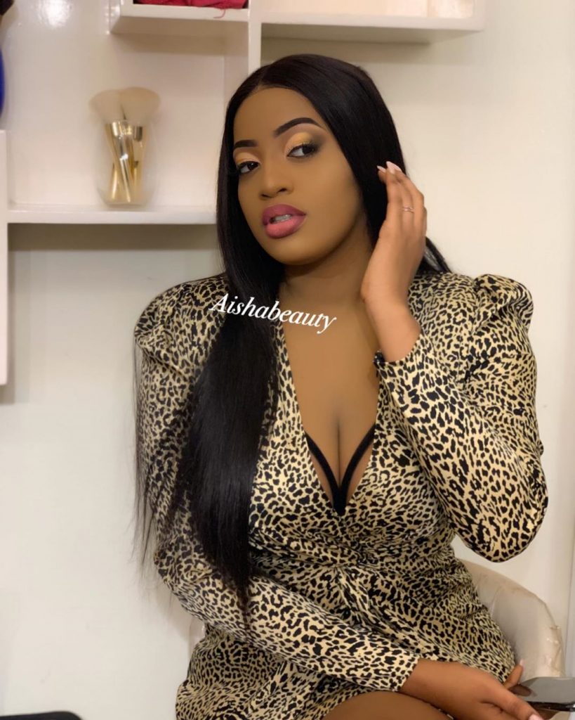 (20 Photos) L’actrice Betty toute souriante affiche un Makeup à la perfection