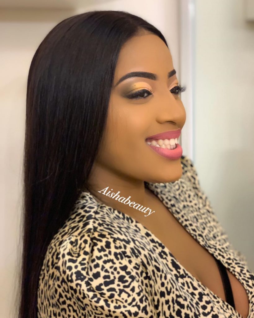 (20 Photos) L’actrice Betty toute souriante affiche un Makeup à la perfection