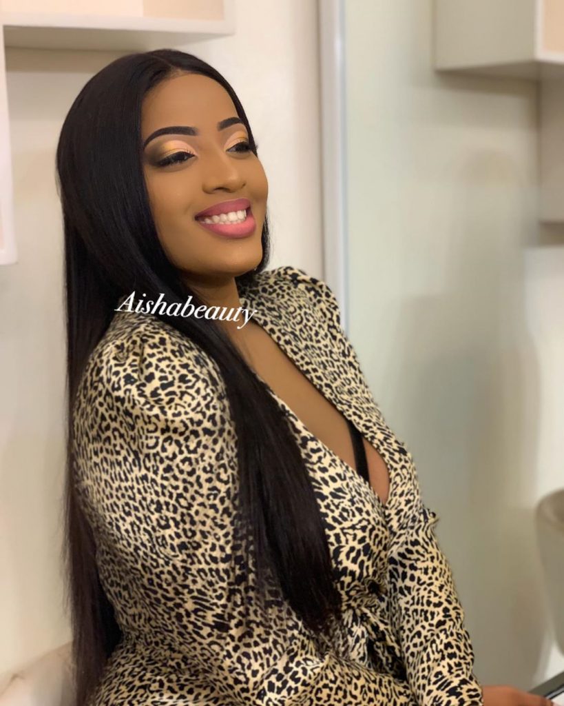 (20 Photos) L’actrice Betty toute souriante affiche un Makeup à la perfection