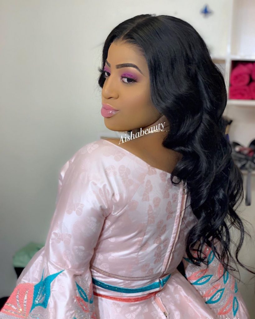 (20 Photos) L’actrice Betty toute souriante affiche un Makeup à la perfection