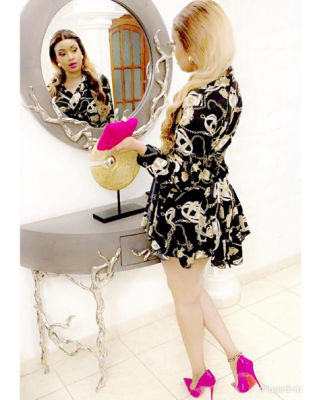 (05 Photos) Soukeyna torride L’actrice (en montre beaucoup) et affole la Toile