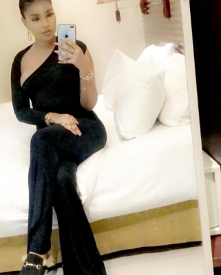 (05 Photos) Soukeyna torride L’actrice (en montre beaucoup) et affole la Toile