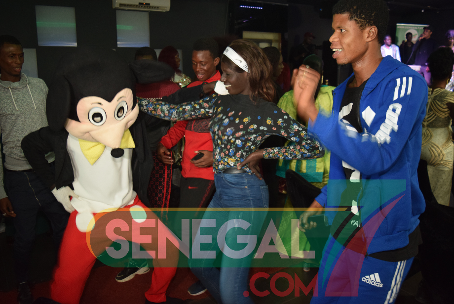 (50 Photos): Plateau spécial Noël au Baramundi - Les plus belles filles au rendez-vous