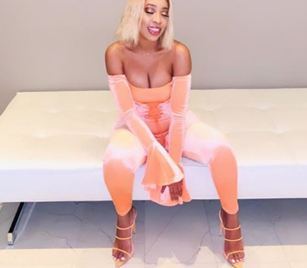 Photos Noël : Zeyna Ndour, la fille de Viviane en combinaison