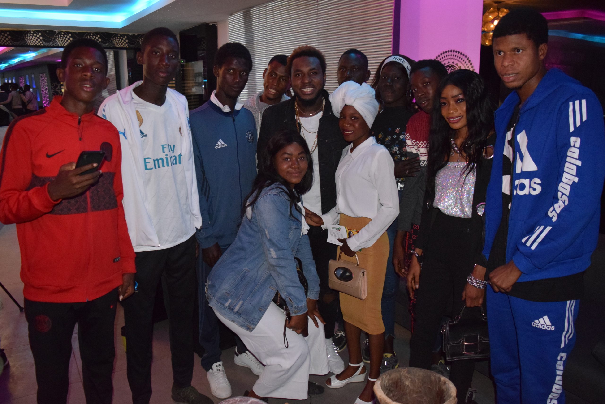 (50 Photos): Plateau spécial Noël au Baramundi - Les plus belles filles au rendez-vous