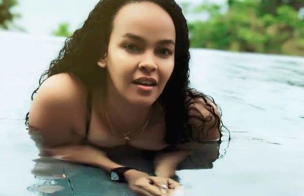 (Photos) Karyna Tavarez toute renversante à la piscine du …