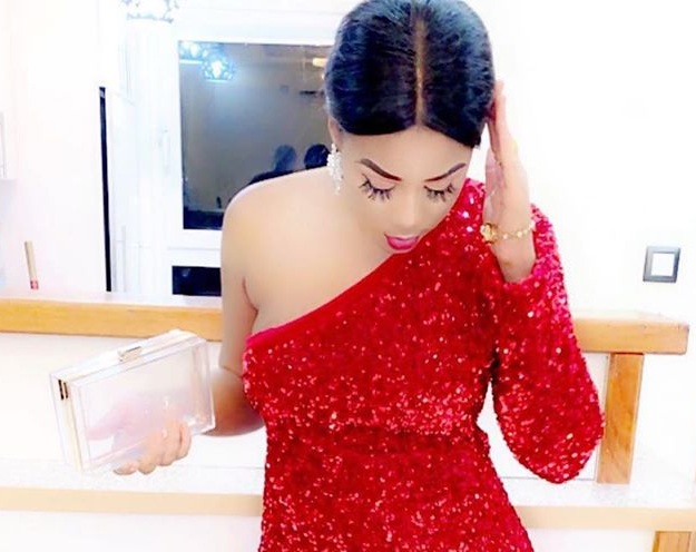 (05 Photos) Admirez Leina trés rayonnante dans son magnifique sagnsé