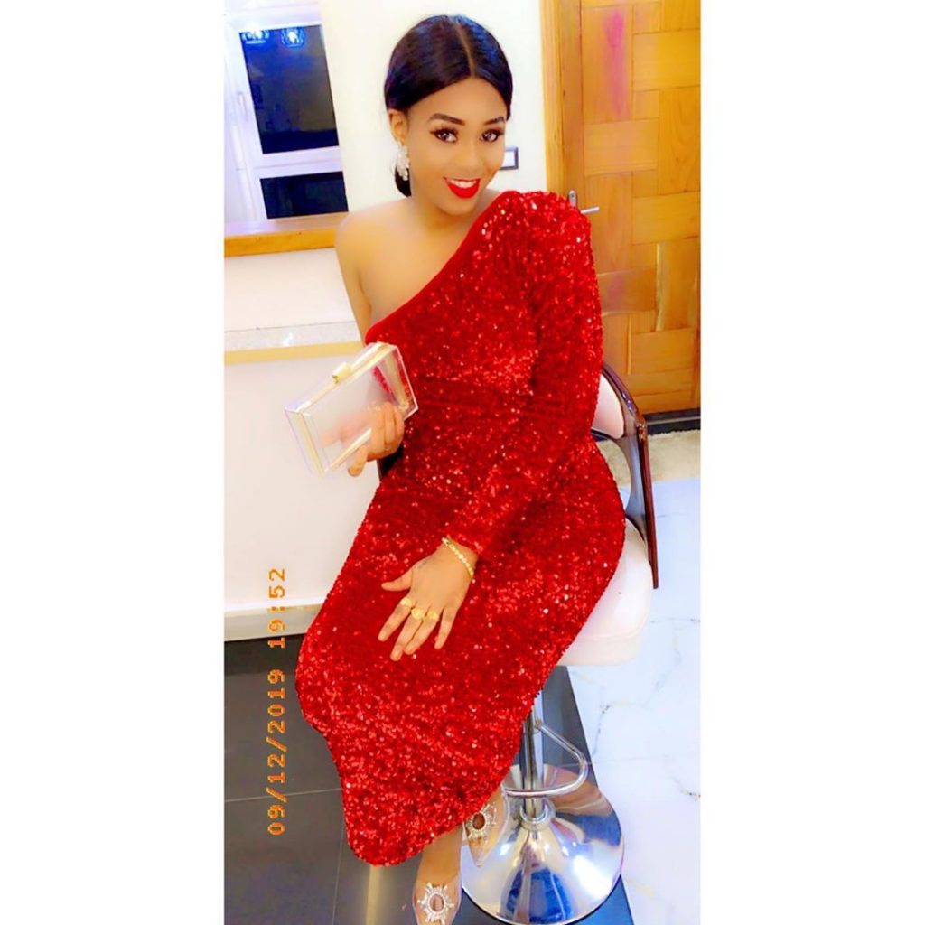 (05 Photos) Admirez Leina trés rayonnante dans son magnifique sagnsé