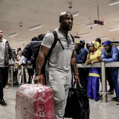 Compétition internationale de MMA : les images de l'arrivée des combattants à l'AIBD