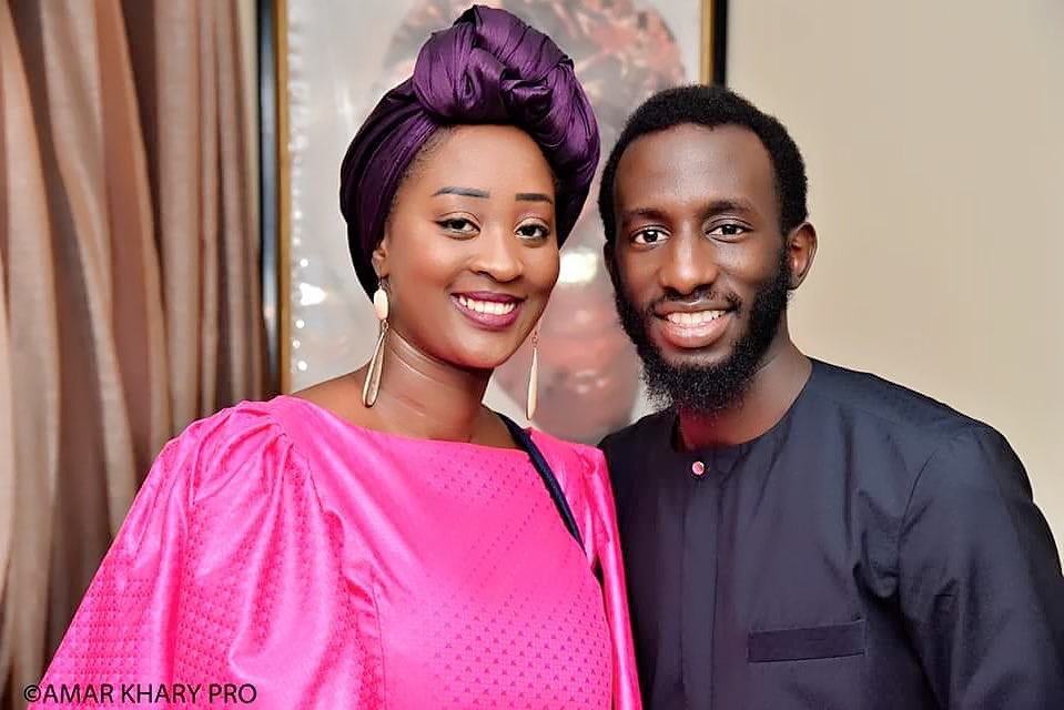 ( 05 Photos ) Momo en toute complicité avec son épouse Nafi