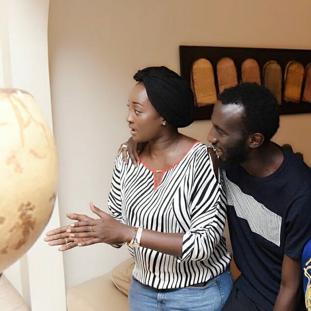 ( 05 Photos ) Momo en toute complicité avec son épouse Nafi