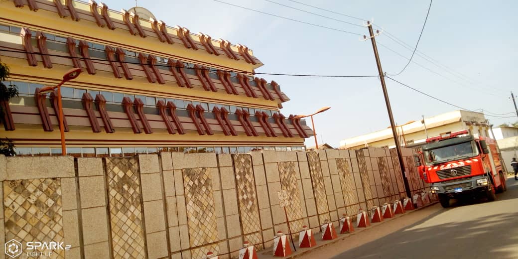 Ziguinchor : Un incendie s’est déclaré à la BCAO (photos)