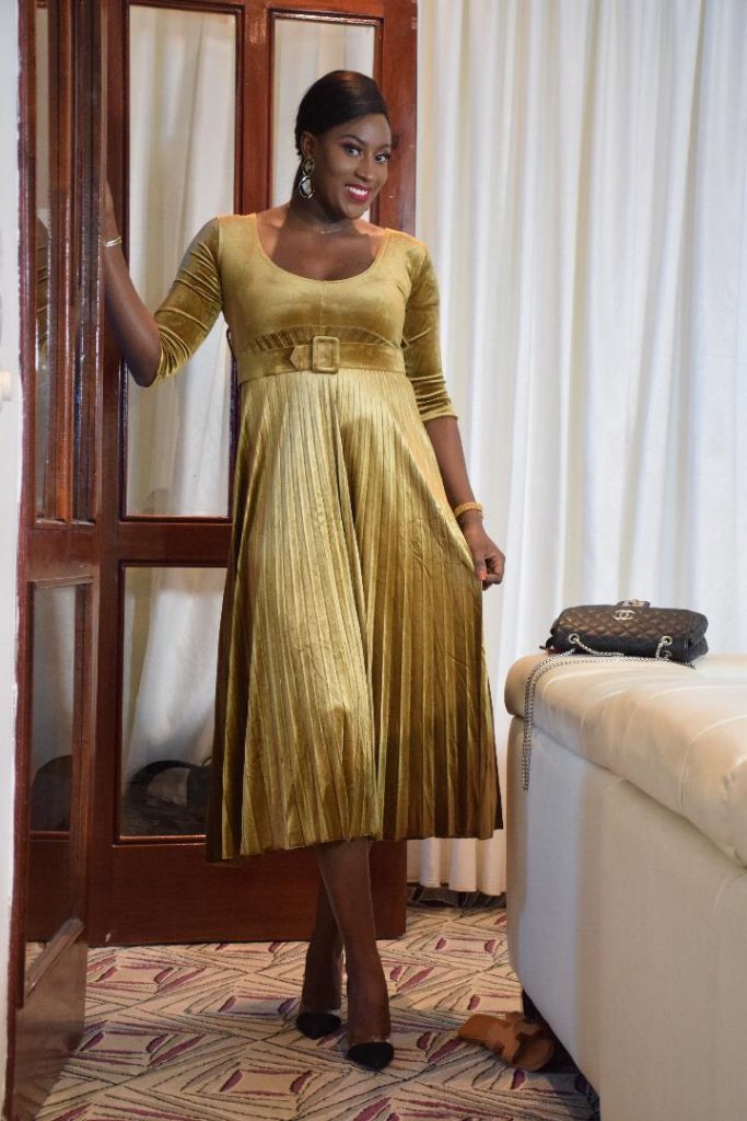 06 Photos – Mariama de la série « Belle Mère », une beauté sénégalaise