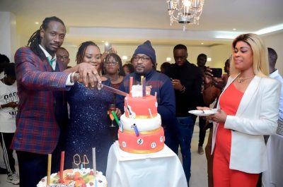 Surprise pour ses 40 ans : Carlou-D craque devant ses fans (Vidéo+ photos)