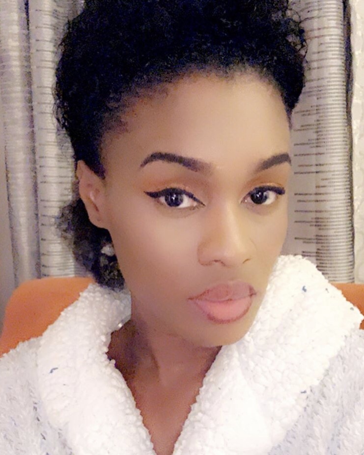 (06 Photos) Après une longue absence, Ndeye Ndack Touré toujours aussi belle que d’habitude.