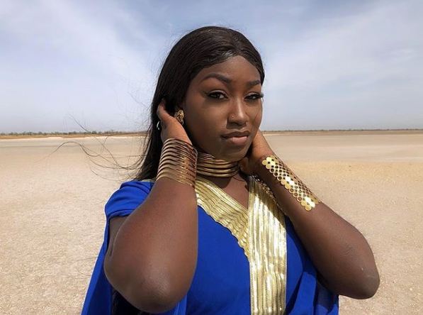 (10 Photos ) Qui est Yesni la belle fille sur le nouveau clip de Yousou Ndour ?