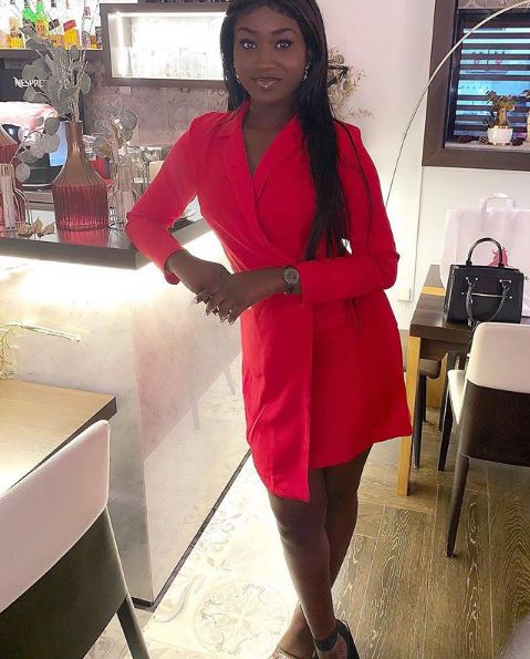 (10 Photos ) Qui est Yesni la belle fille sur le nouveau clip de Yousou Ndour ?