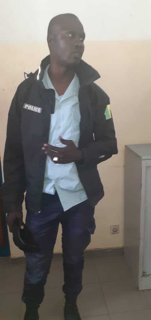 (Photos) Usurpation de fonction : Comment le faux policier Abdoulaye DAFFE a été pris en flagrant délit...