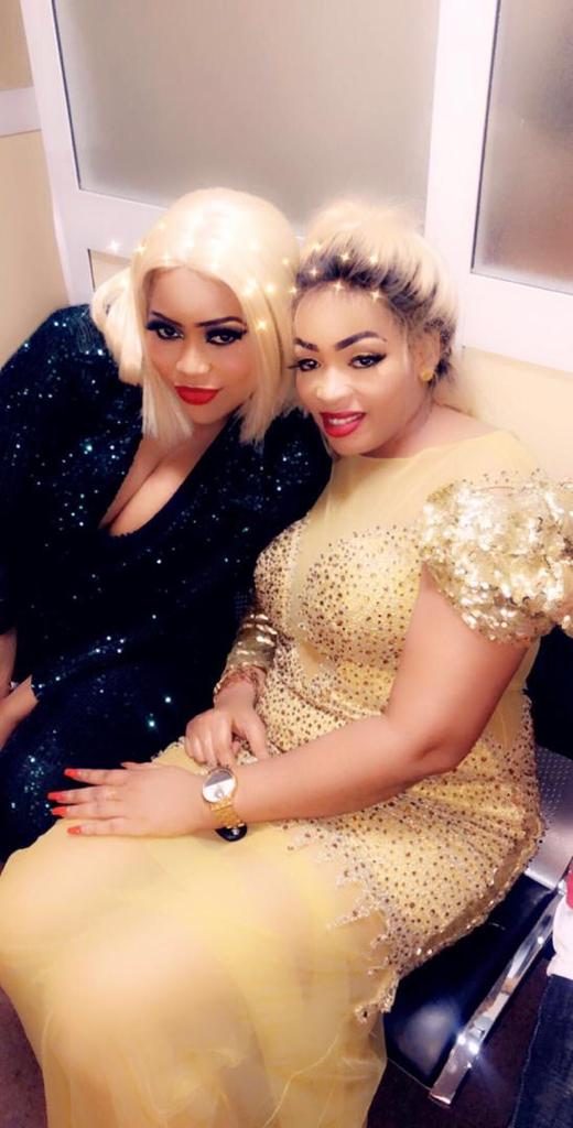 05 Photos – Nouvel an: Le sagnsé chic et glamour de Guigui