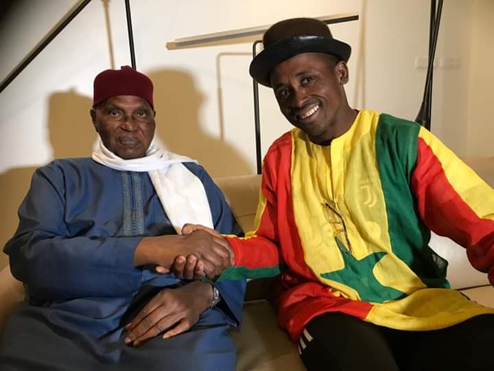 (05 Photos) Cet homme a parcouru 375 km à vélo pour rencontrer le Président Wade.