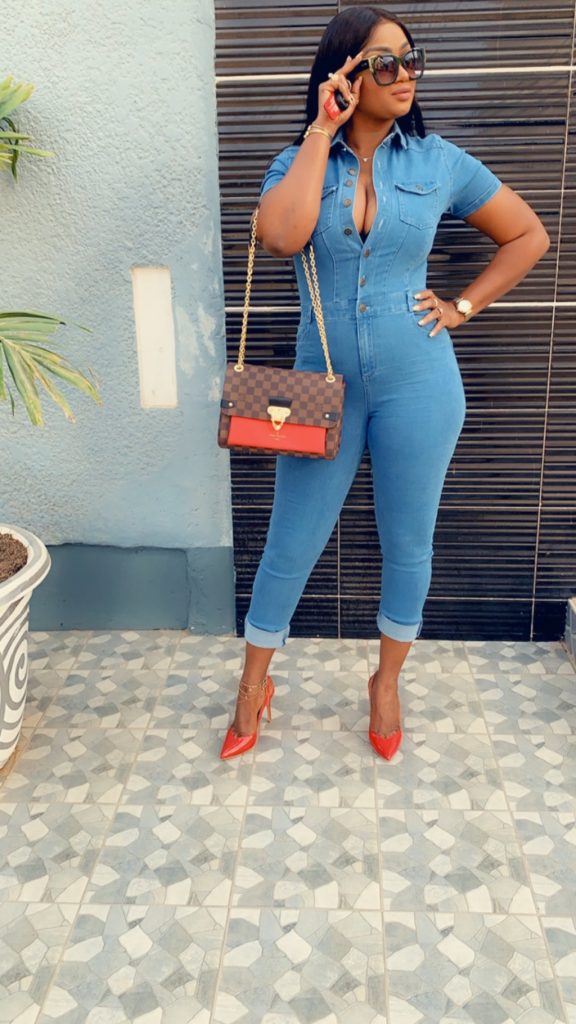 (04 Photos) Adja Astou en mode  » décolleté » charme les hommes