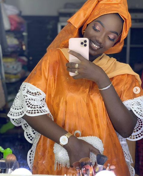 ( 15 PHOTOS ) Zoom sur Sokhna Diarra, la fille qui fait des dégâts sur Instagram avec son charme et sa beauté naturelle