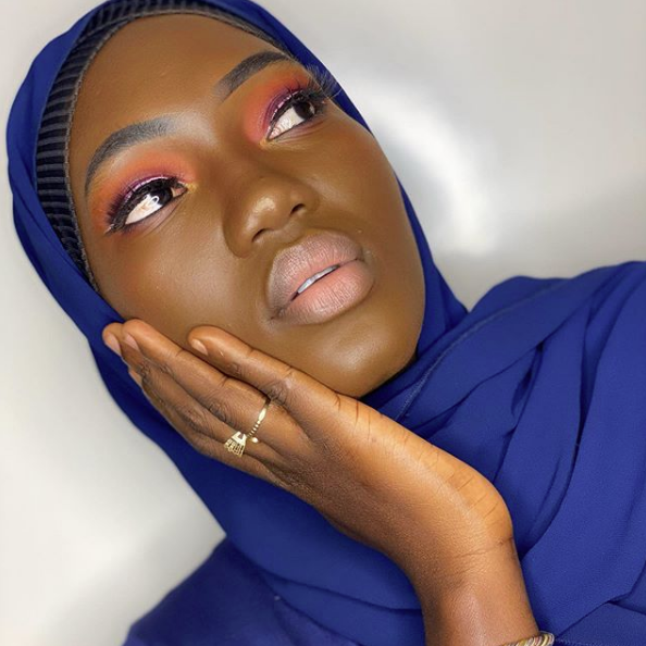 ( 15 PHOTOS ) Zoom sur Sokhna Diarra, la fille qui fait des dégâts sur Instagram avec son charme et sa beauté naturelle