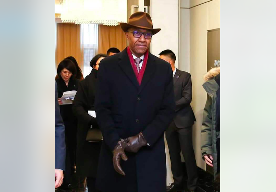 Arrêt sur image : Le nouveau loock de Abdoul MBAYE en visite en Chine !