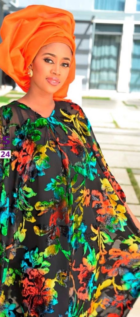 (05 Photos) Katy Chimere Diaw, elle se dévoile, dans un nouveau style