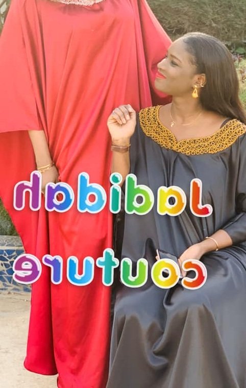 09 Photos – Lysa de la série « Un café avec » rayonnante en tenue traditionnelle