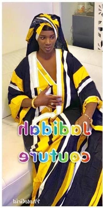 09 Photos – Lysa de la série « Un café avec » rayonnante en tenue traditionnelle