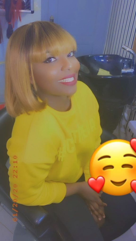 (07 Photos) Maman un » café avec » dévoile son nouveau style et fait sensation