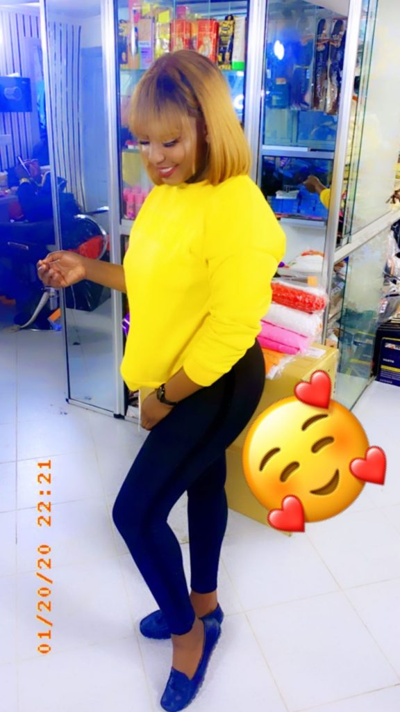 (07 Photos) Maman un » café avec » dévoile son nouveau style et fait sensation