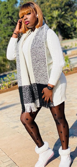 (07 Photos) Maman un » café avec » dévoile son nouveau style et fait sensation