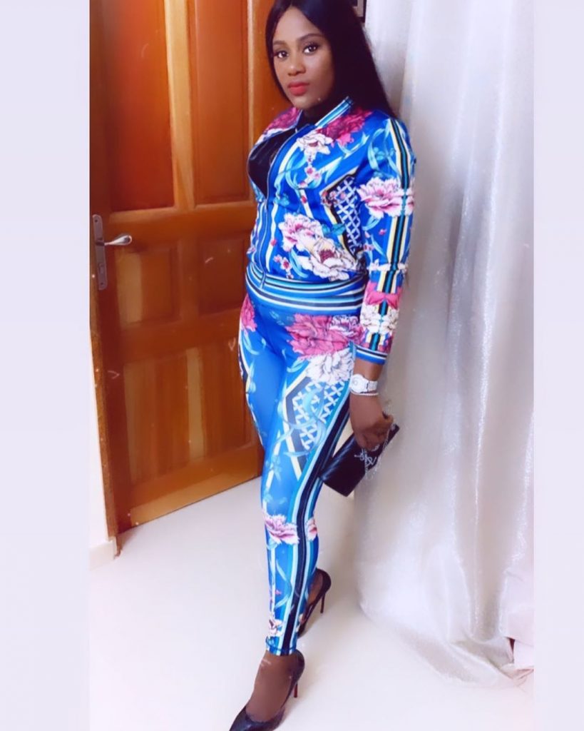 ( 05 Photos ) Mami Thiam, l’épouse de Abba, au top de sa forme