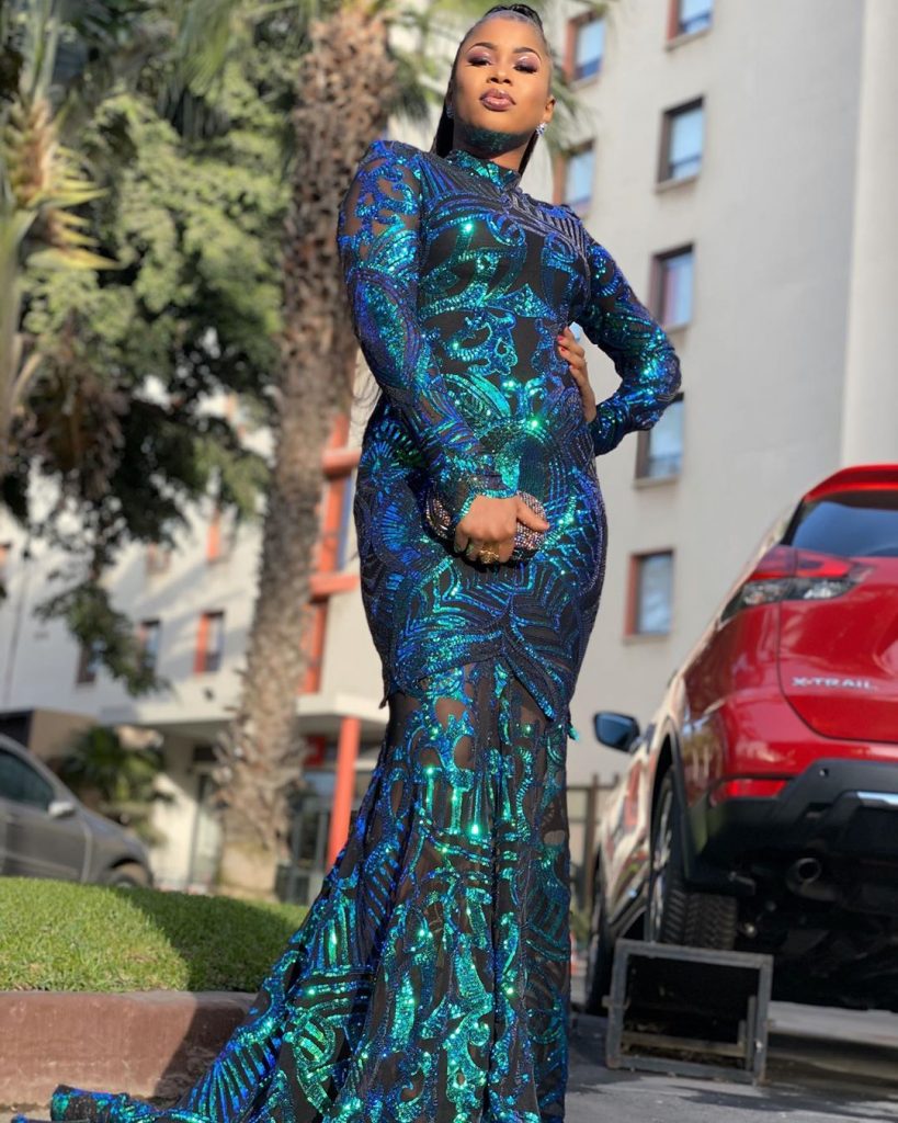 30 Photos – Dans une robe chic et glamour, Marichou Diop illumine la toile