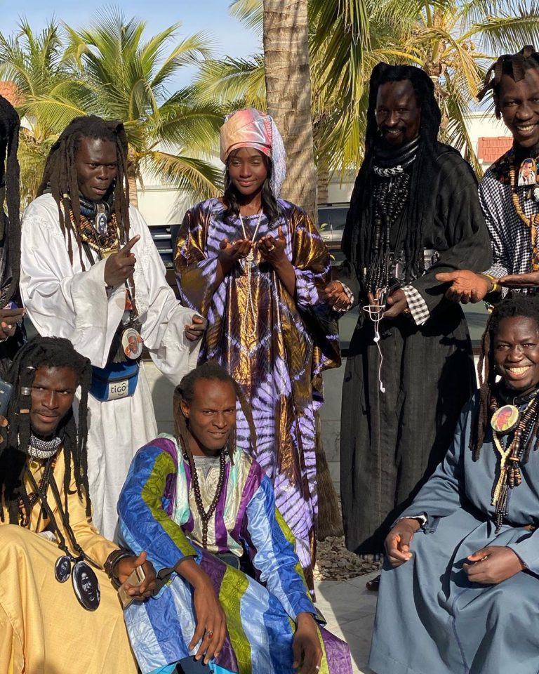 (03 Photos) Sokhna Mai Mbacke, fille de Serigne Abdou Karim en toute complicité avec les Baye Fall