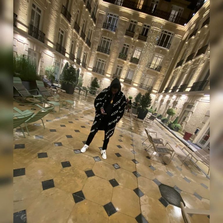 (09 Photos) Le nouveau look de Wally Ballago Seck à Paris