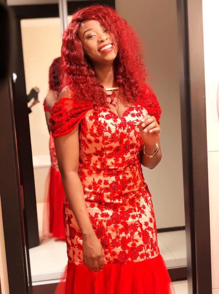 (Photos) Adiouza décompresse dans une robe somptueuse…