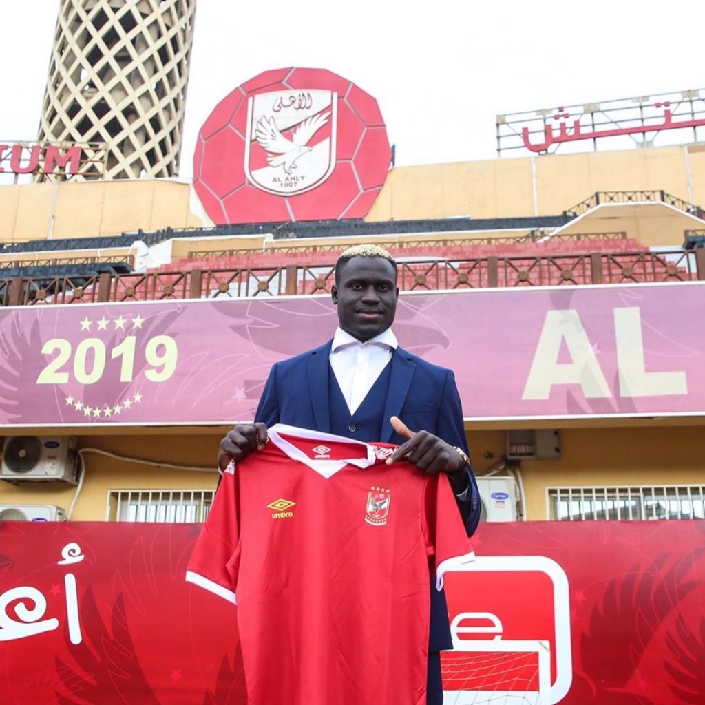 Photos - Al Ahly : Aliou Badji présenté à ses nouveaux coéquipiers.