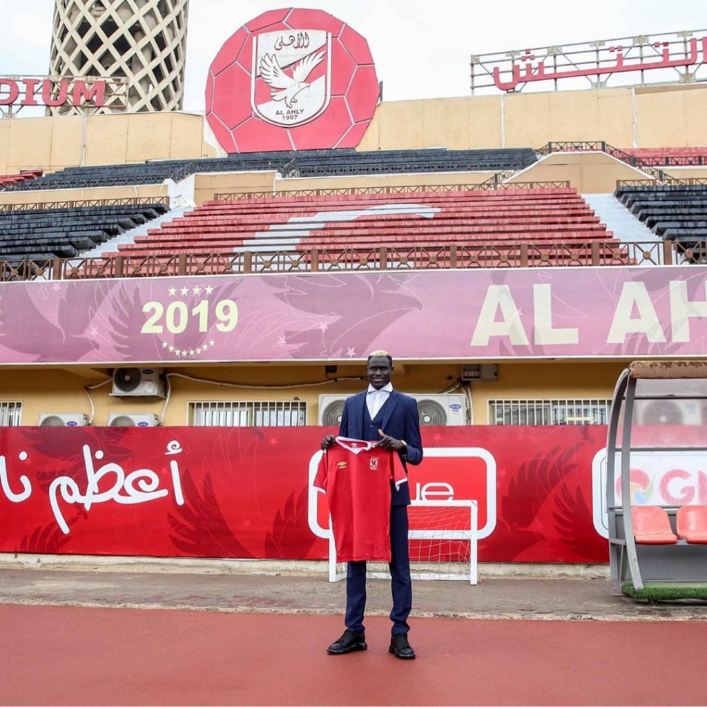 Photos - Al Ahly : Aliou Badji présenté à ses nouveaux coéquipiers.