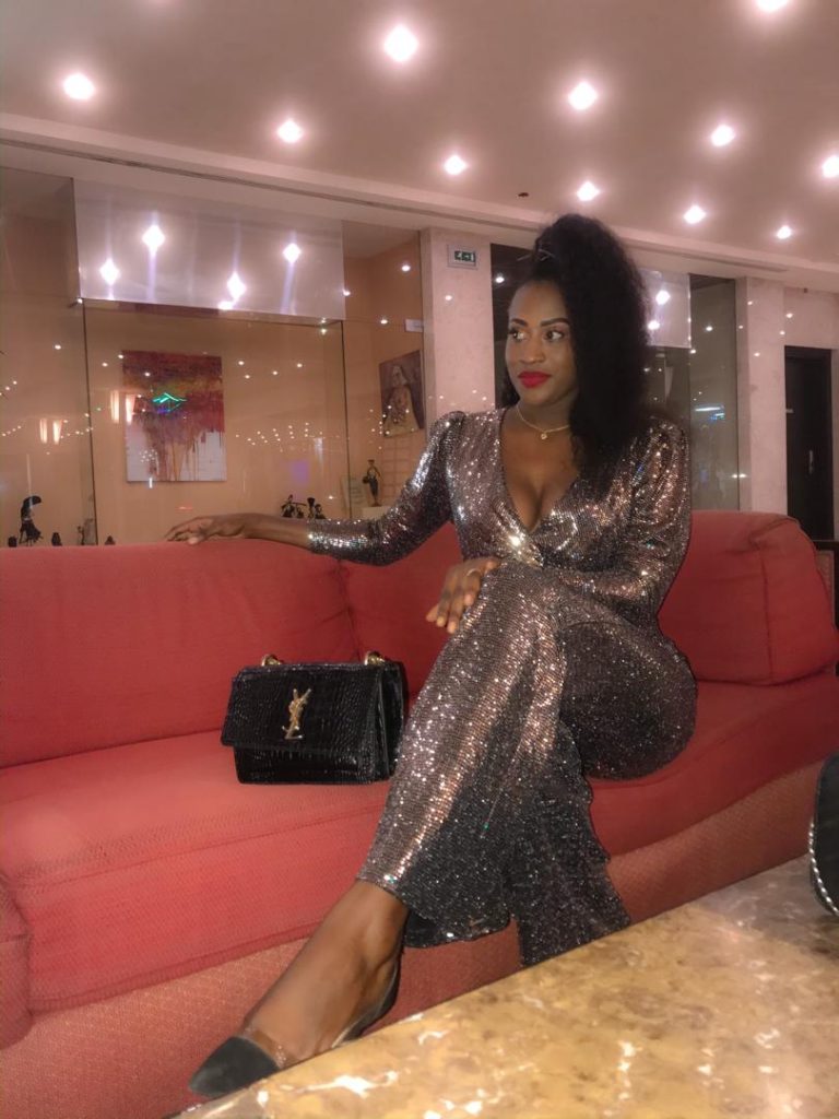 (Photos) L'actrice Mariama de la série "Belle Mère" enflamme la toile avec son "pathial"