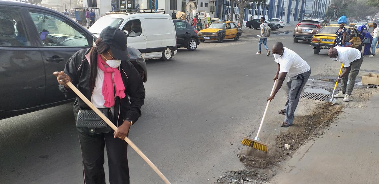 Cleaning Day: Le COSEC et son DG Mamadou Ndione répondent à l'appel du Chef de l'Etat (photos)