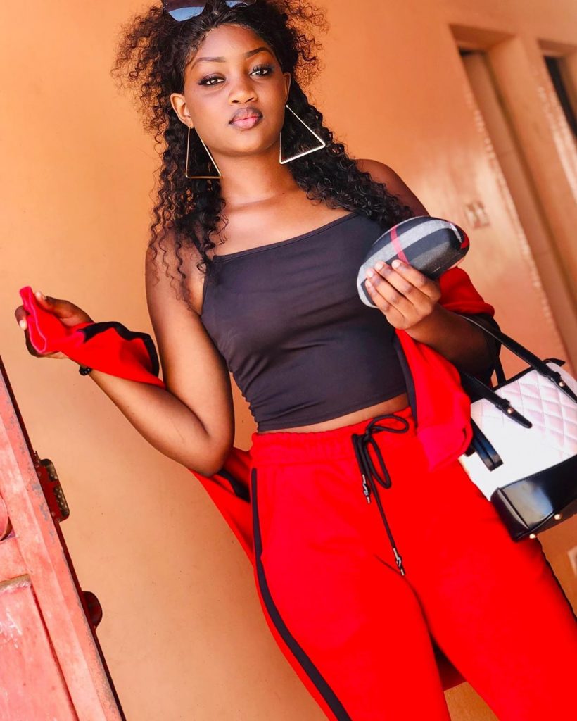 ( 10 Photos ) Diarra Thies de Sen petit Gallé, une merveille à la fleur de l’âge qui fait fondre les hommes… Regardez