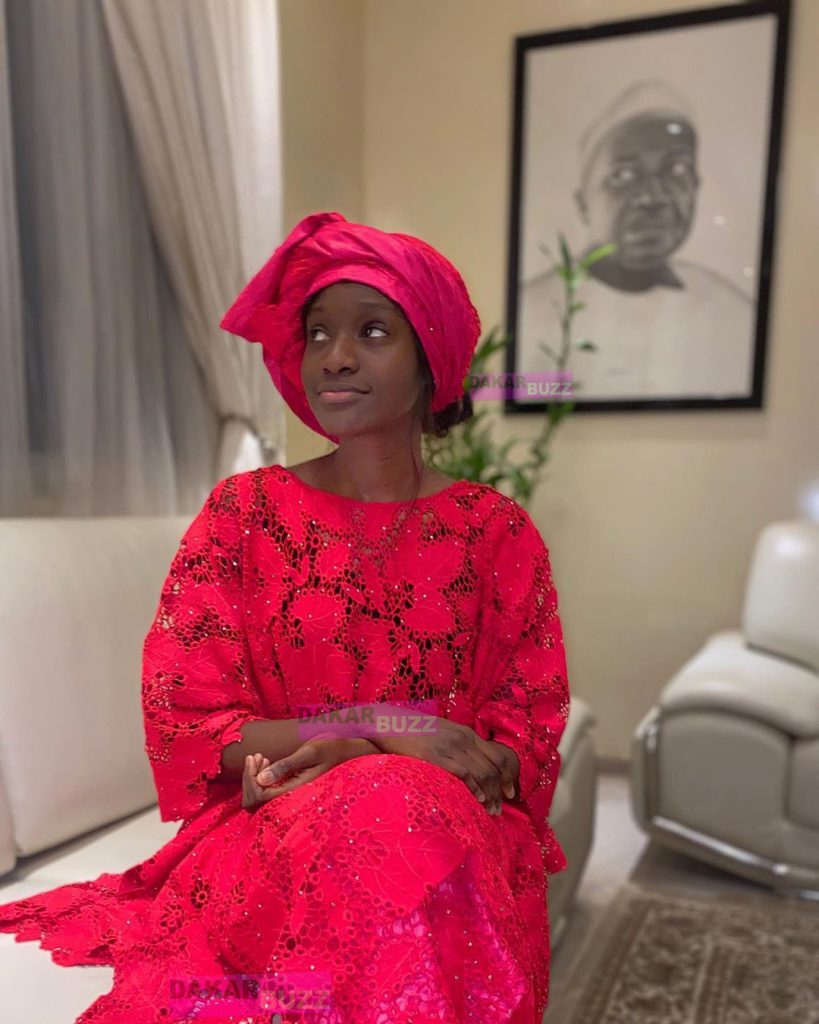 05 Photos: Sokhna Mai Mbacke, fille de Serigne Abdou Karim au bercail