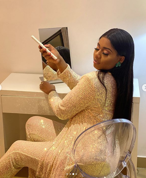 (Photos) Fashion et stylée, Raadia Style illumine les réseaux sociaux avec des clichés hors pair…