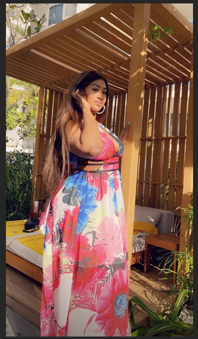 (12 photos): Diaba Sora, la Kim Kardashian du Mali expose ses belles rondeurs